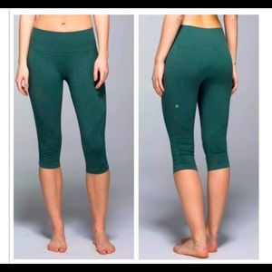 Lululemon In The Flow Crop Heather Forest Green Size 10